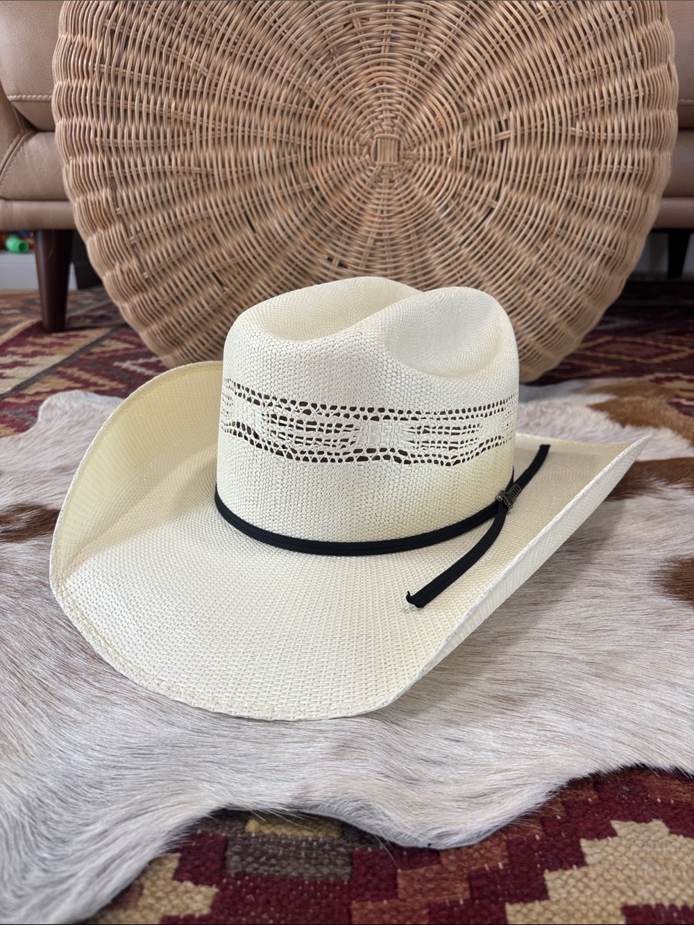 Twister size 8 straw cowboy hat